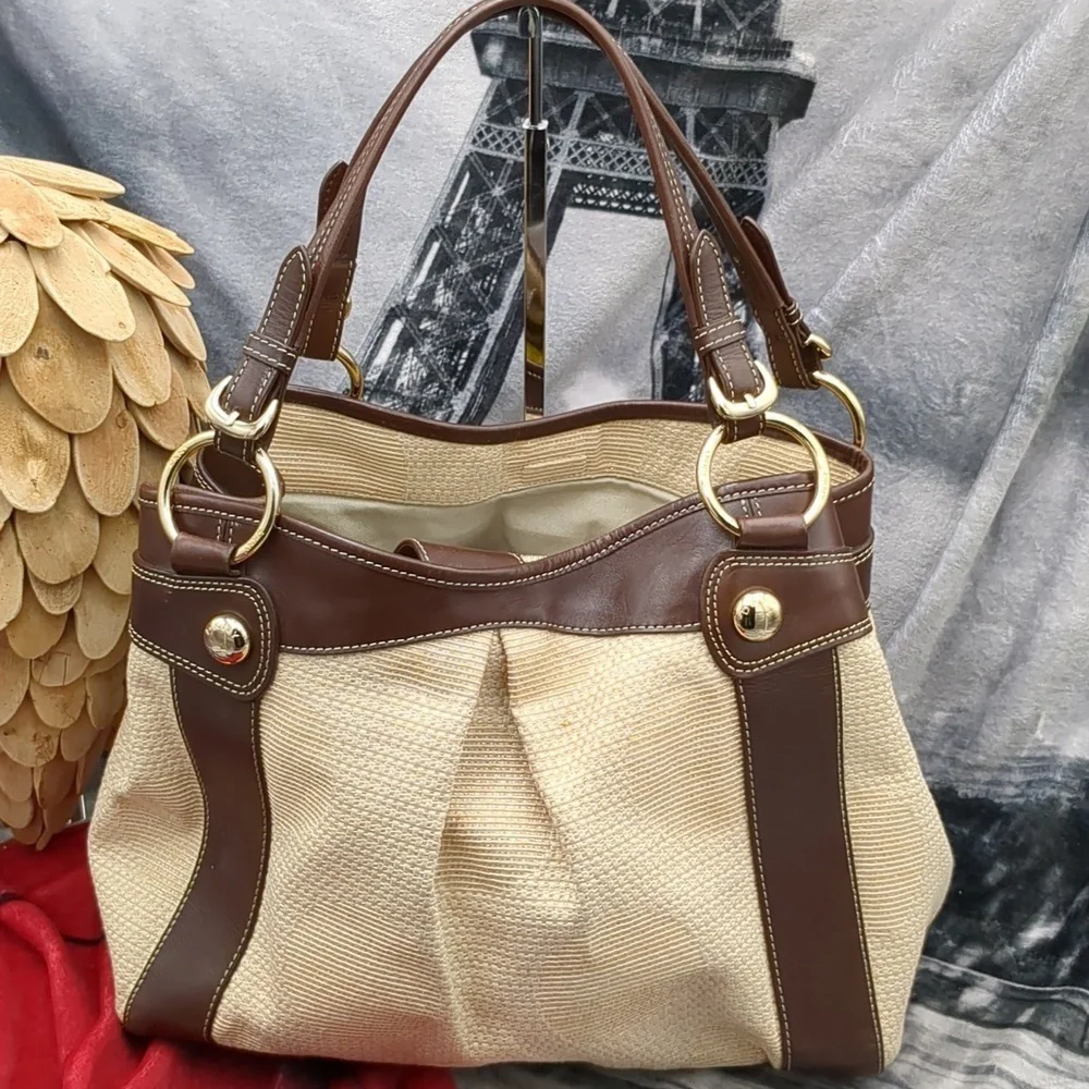 DKNY  Linen & & leather purse